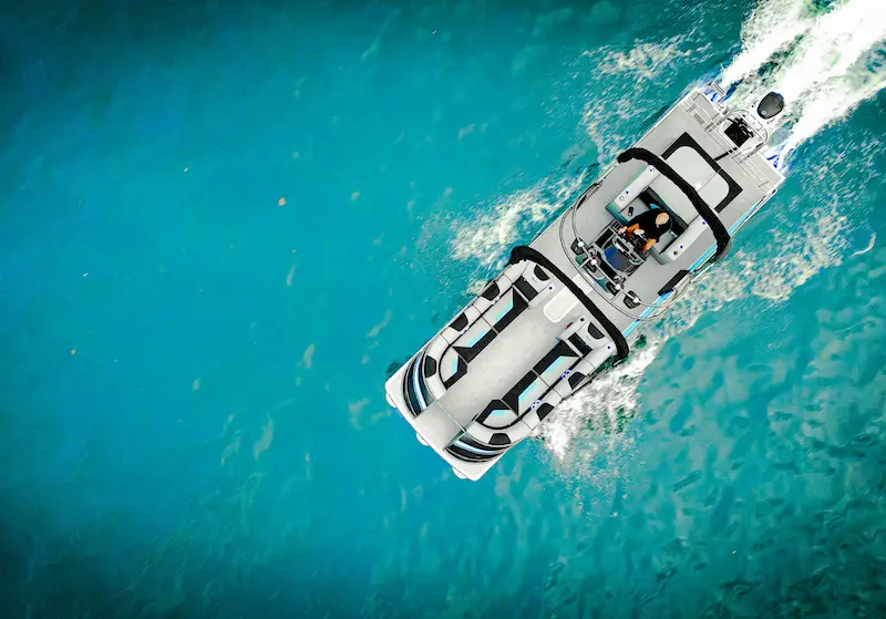 V30 Electric Pontoon