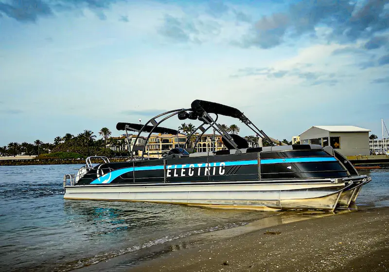 V30 Electric Pontoon